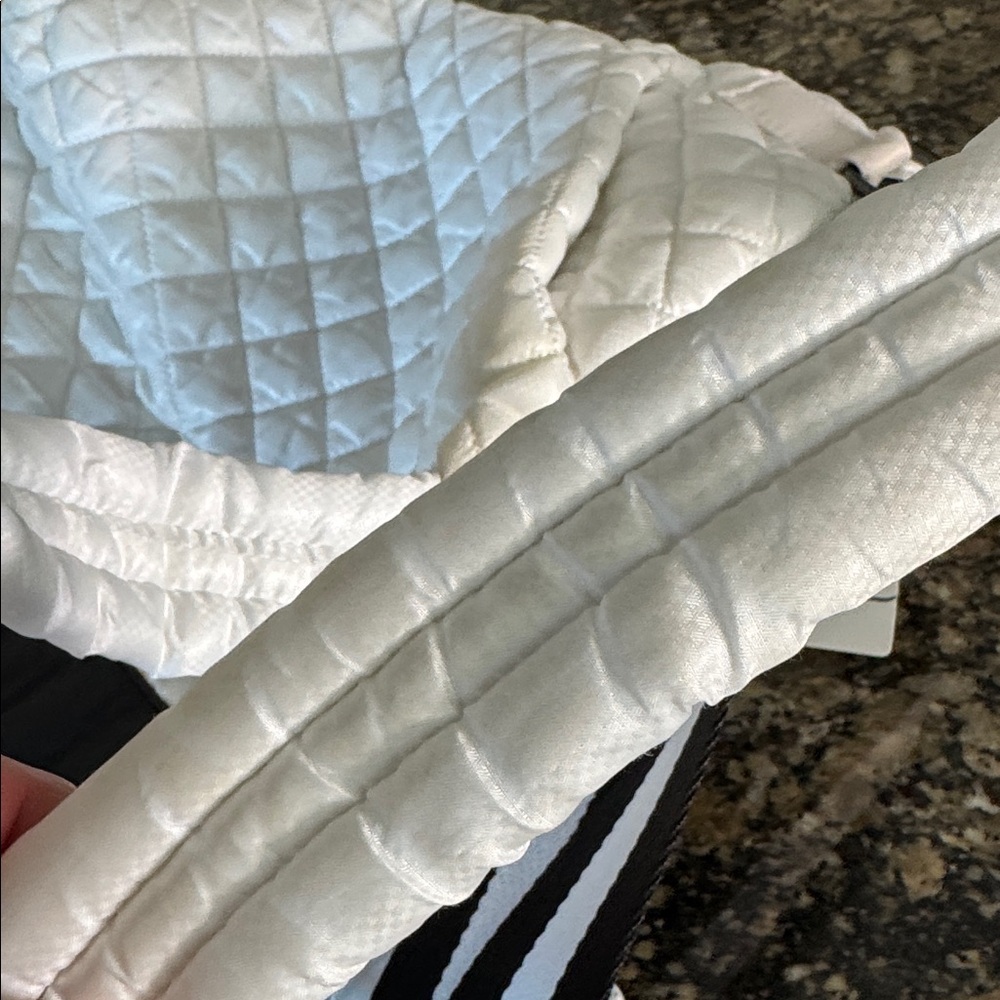 Oliver Thomas Kitchen Sink Tote Bag Quilted Puffer Shoulder Overnight Bag White - Picture 10 of 10